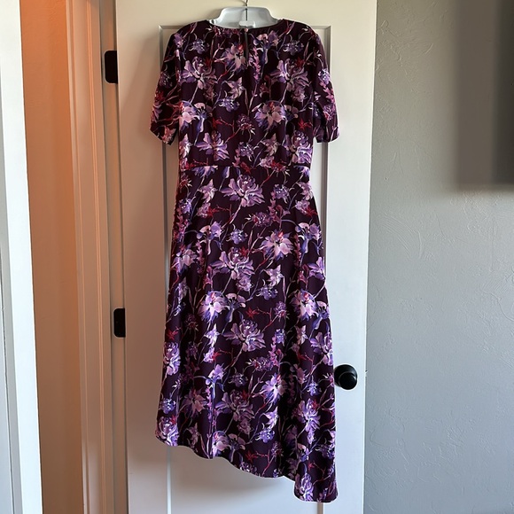 Purple, floral, fun and beautiful! 💜 - Picture 4 of 8